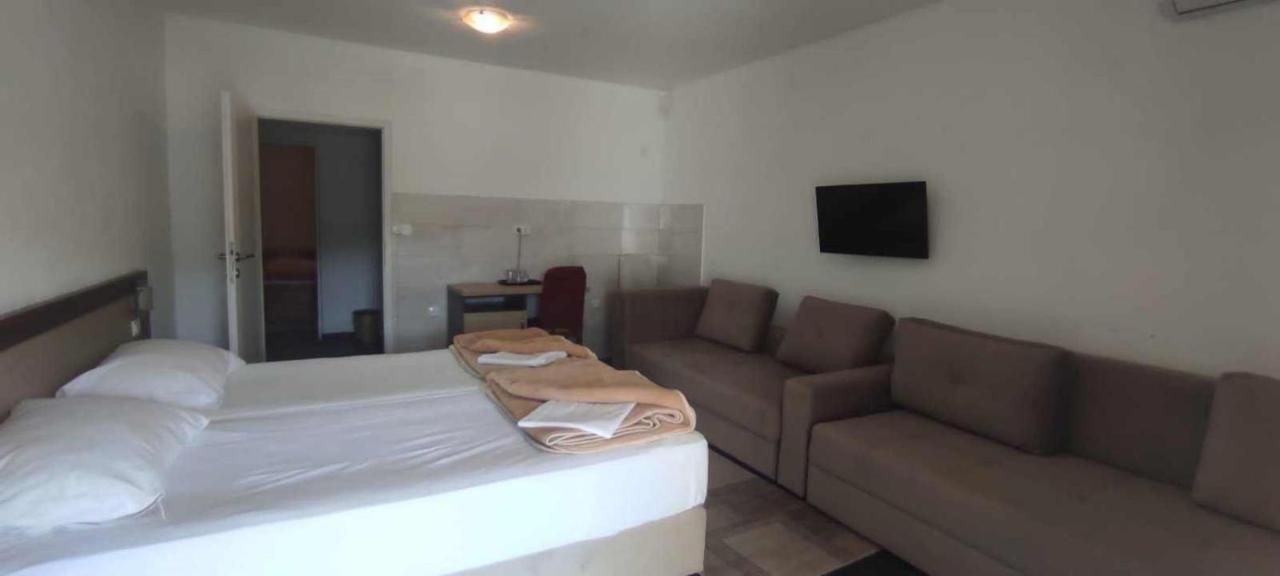 Hotel Villa Matic Neum Bagian luar foto