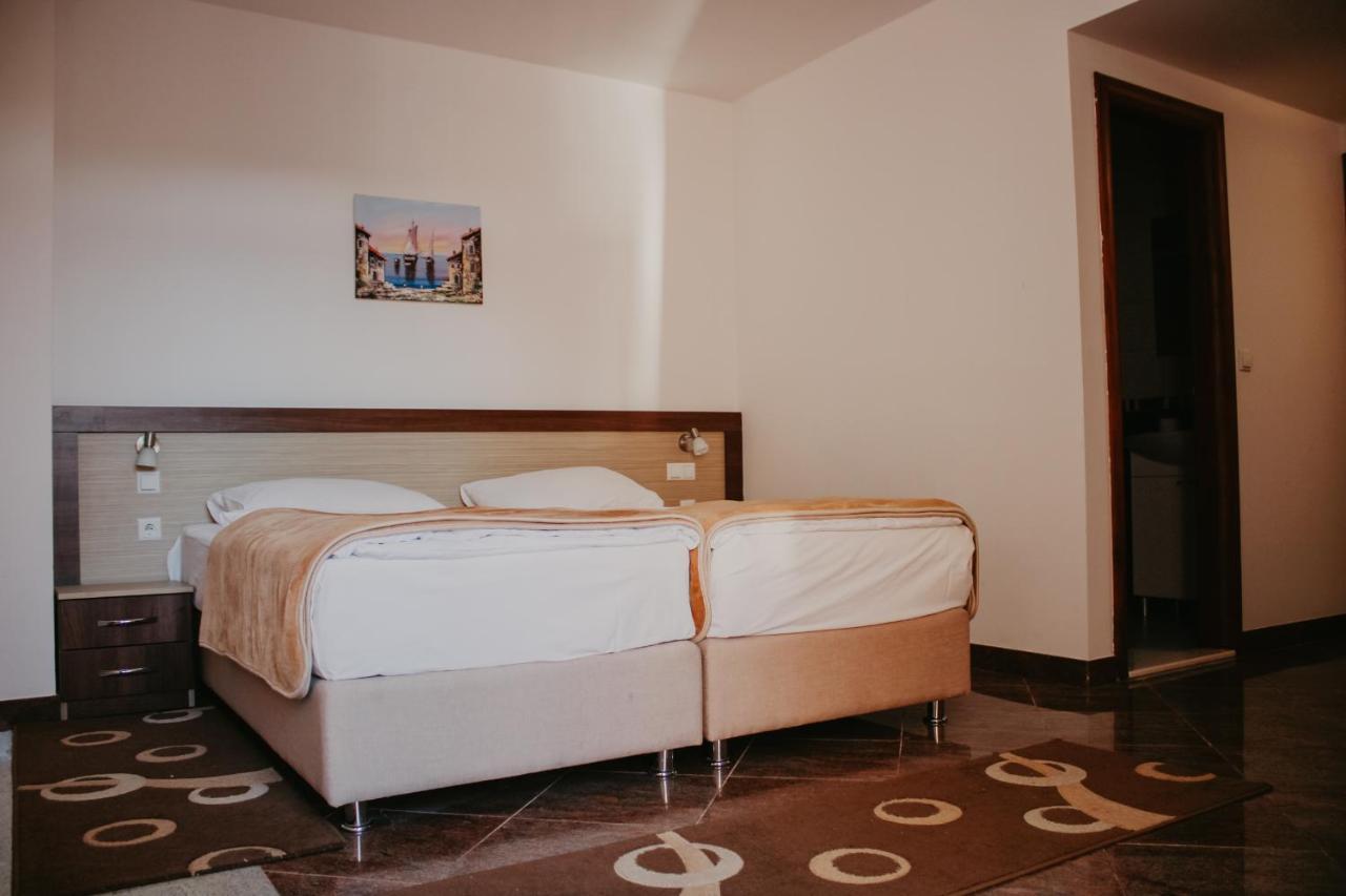 Hotel Villa Matic Neum Bagian luar foto