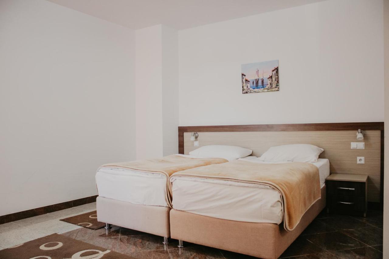 Hotel Villa Matic Neum Bagian luar foto