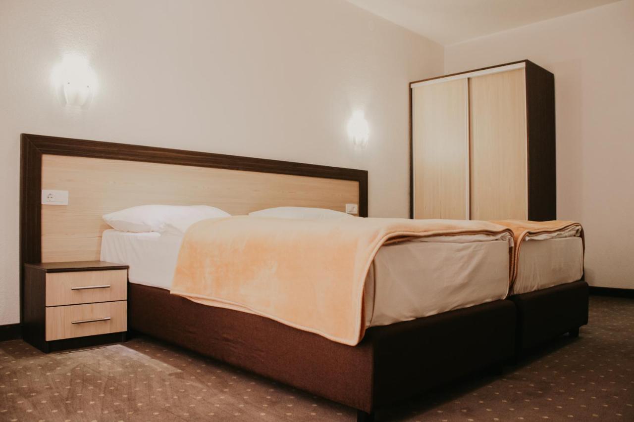 Hotel Villa Matic Neum Bagian luar foto